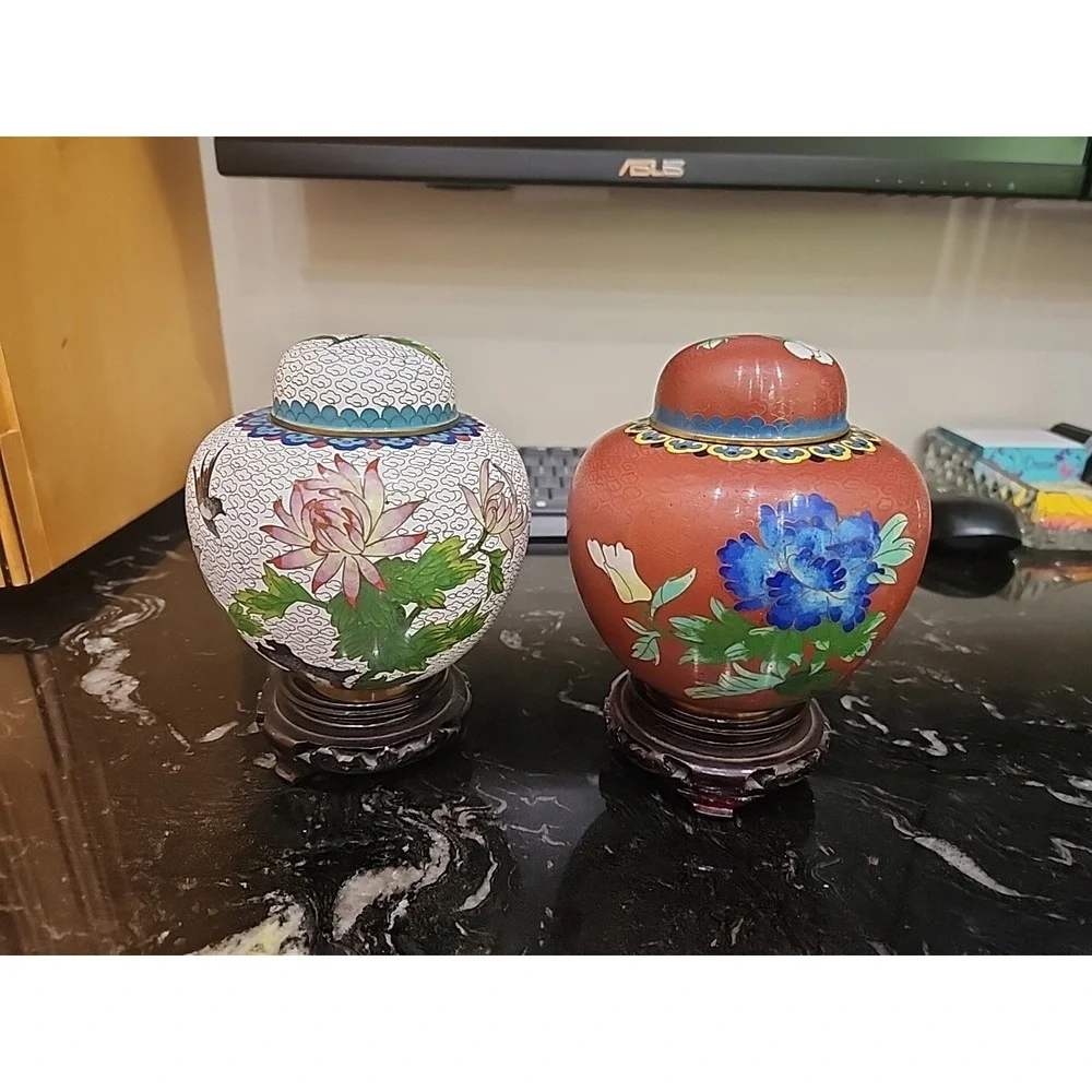Set Of 2 Small Cloisonné Vases With Stands .‎ 6